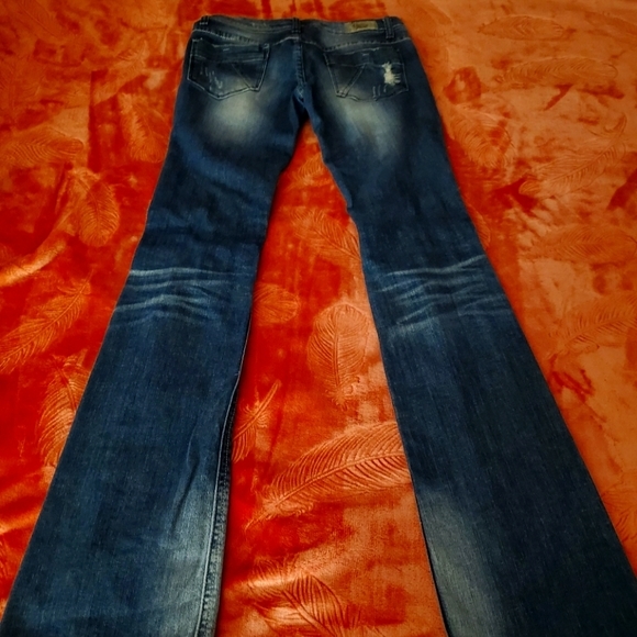 Arden B's Cambridge Women's Distressed Jeans - Picture 3 of 6